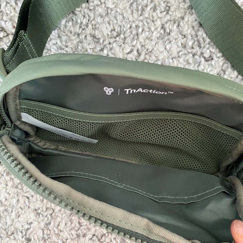 TnAction Ravine Green On-The-Way Bag (NWT) - Picture 3 of 4